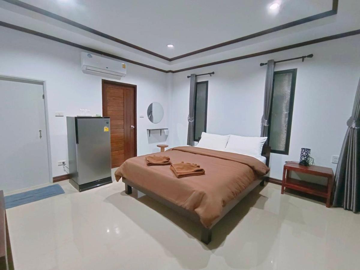 บ้านแม่อุทัยธานี Baanmae Uthaithani Kültér fotó