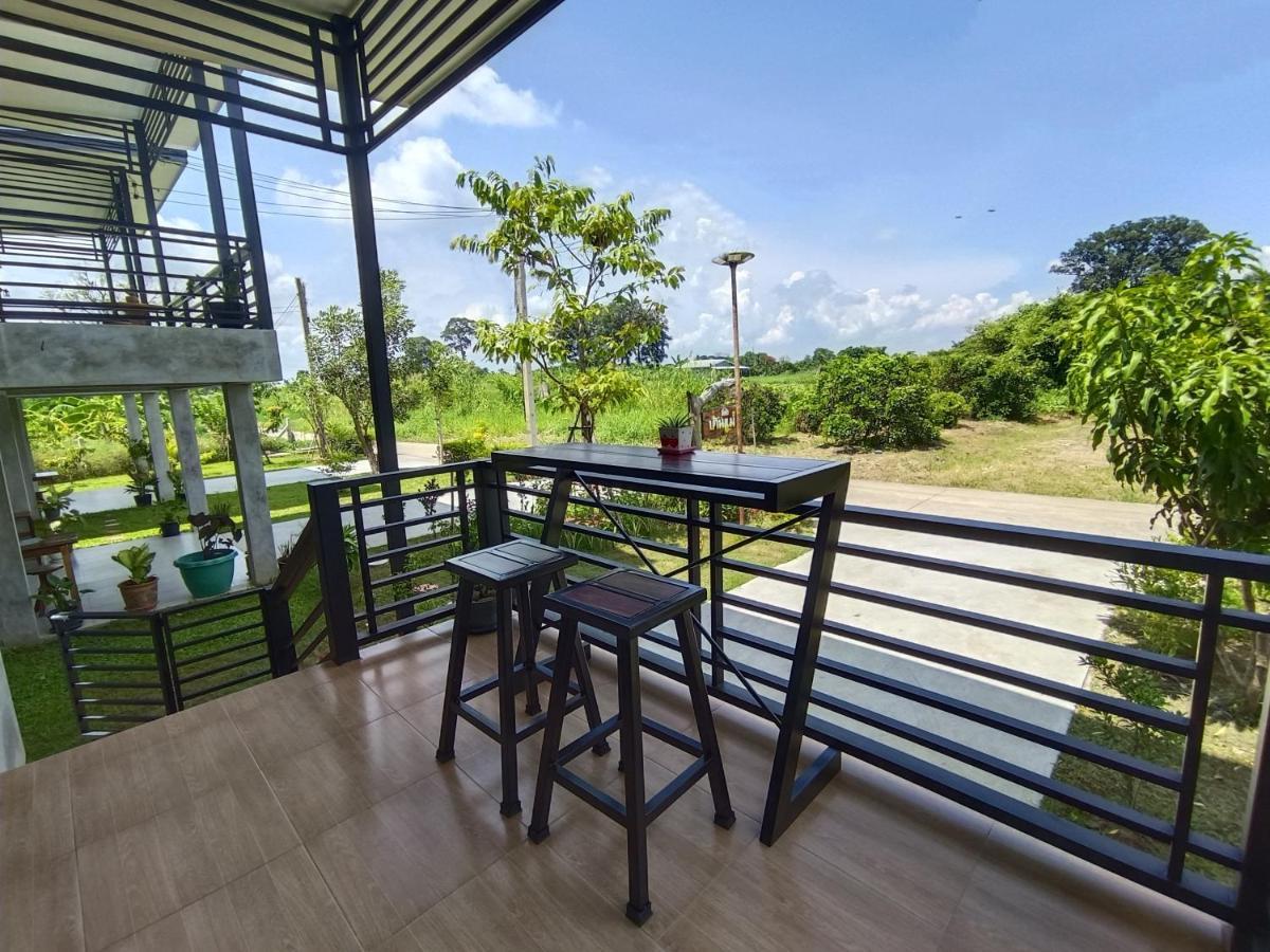 บ้านแม่อุทัยธานี Baanmae Uthaithani Kültér fotó