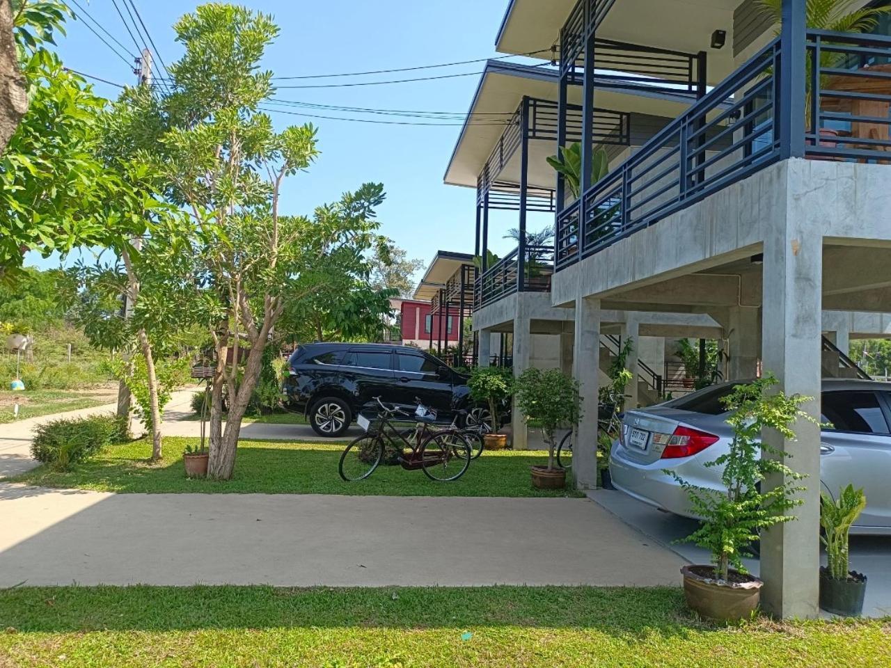 บ้านแม่อุทัยธานี Baanmae Uthaithani Kültér fotó